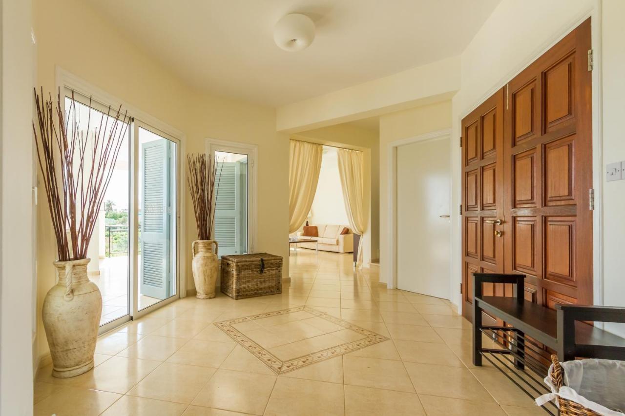 Villa Riverside Polis Ngoại thất bức ảnh
