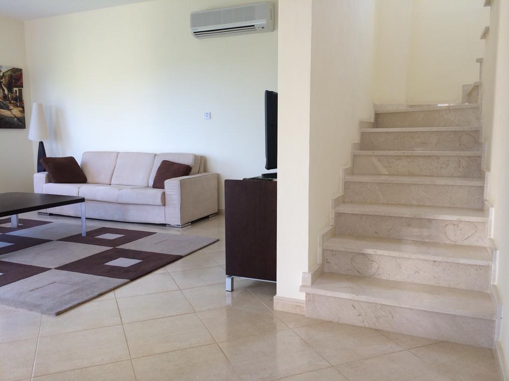 Villa Riverside Polis Phòng bức ảnh