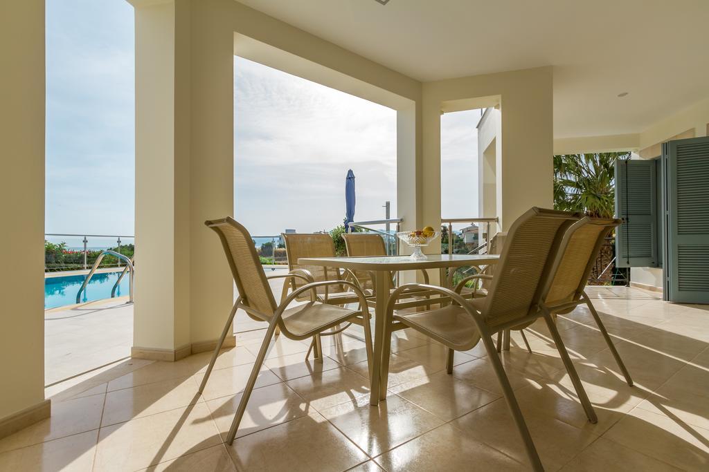 Villa Riverside Polis Ngoại thất bức ảnh