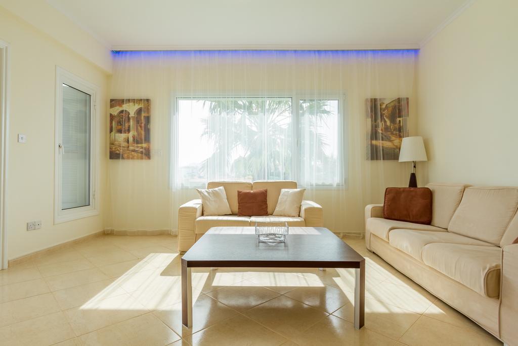 Villa Riverside Polis Ngoại thất bức ảnh