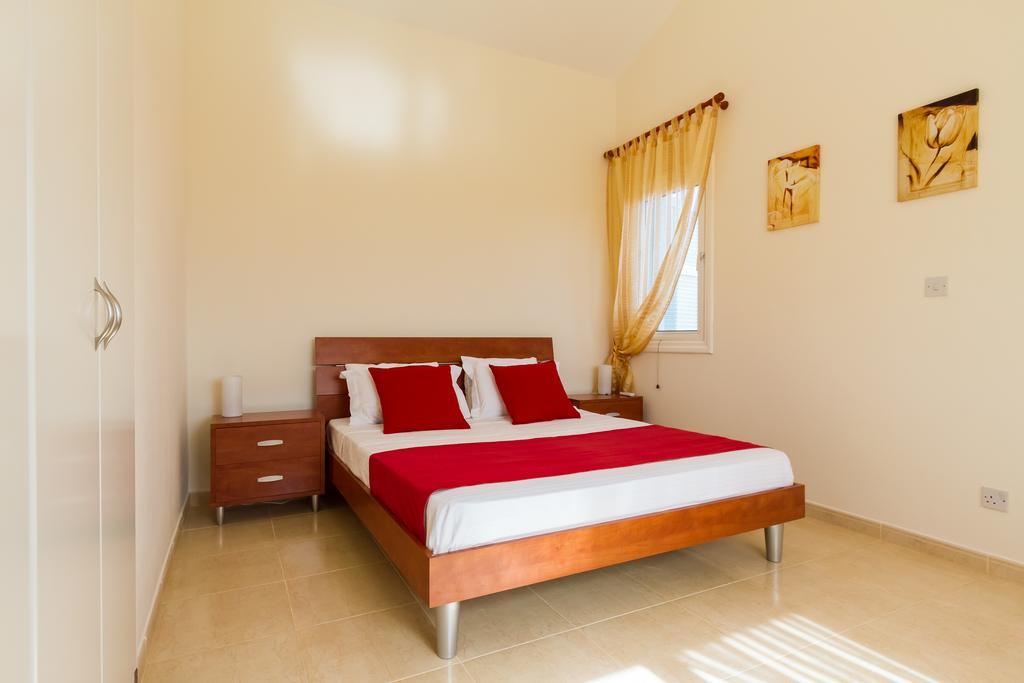 Villa Riverside Polis Ngoại thất bức ảnh
